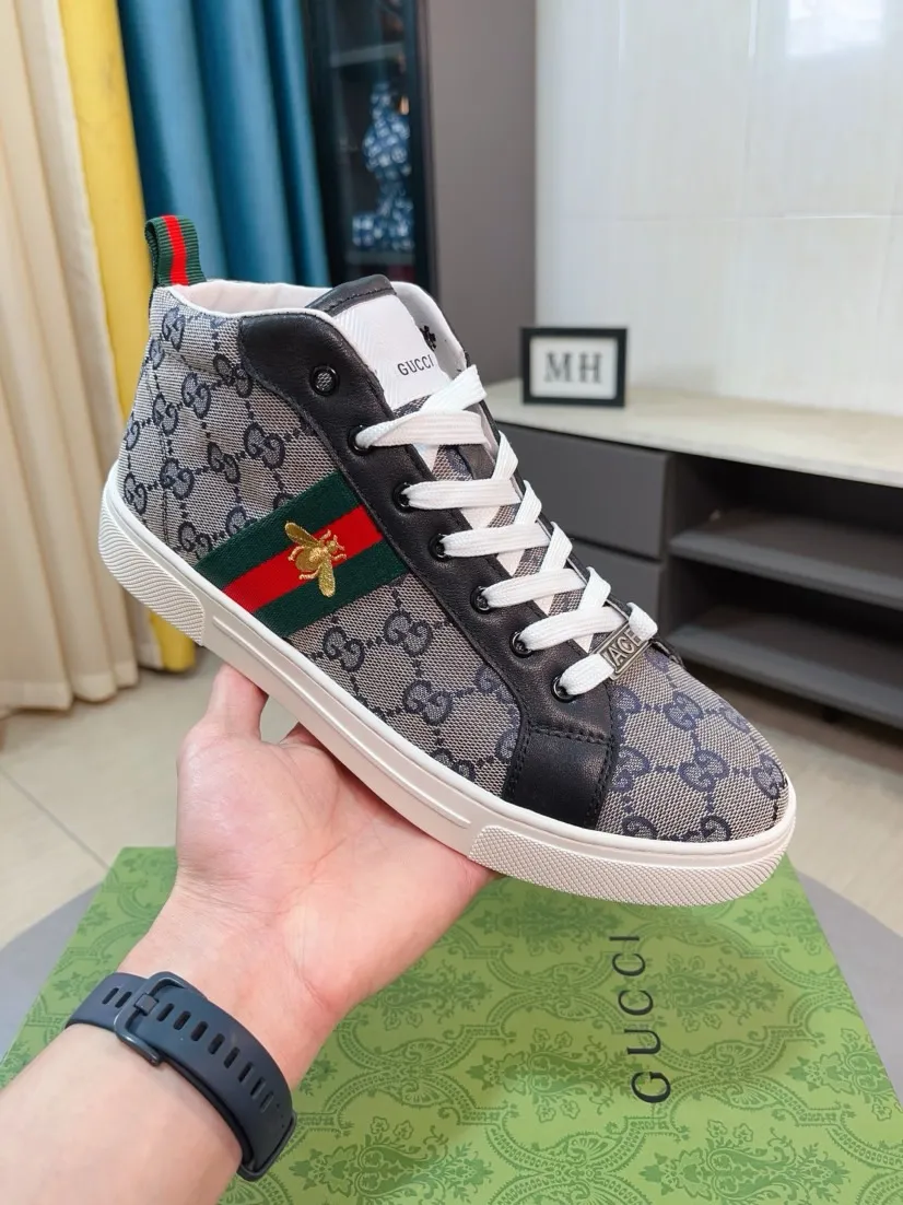 Men's shoes 💰440🌹🌹GUCCI [Gucci] New high-top men's shoes, a high-end brand, the latest fashionable casual men's shoes, trendy and versatile, relaxed and sporty style, uppers imported from Italy, first-layer cowhide, genuine leather lining, and ultra-fine workmanship. Original personalized fashionable rubber wear-resistant outsole, light and comfortable on the foot, size 38-44